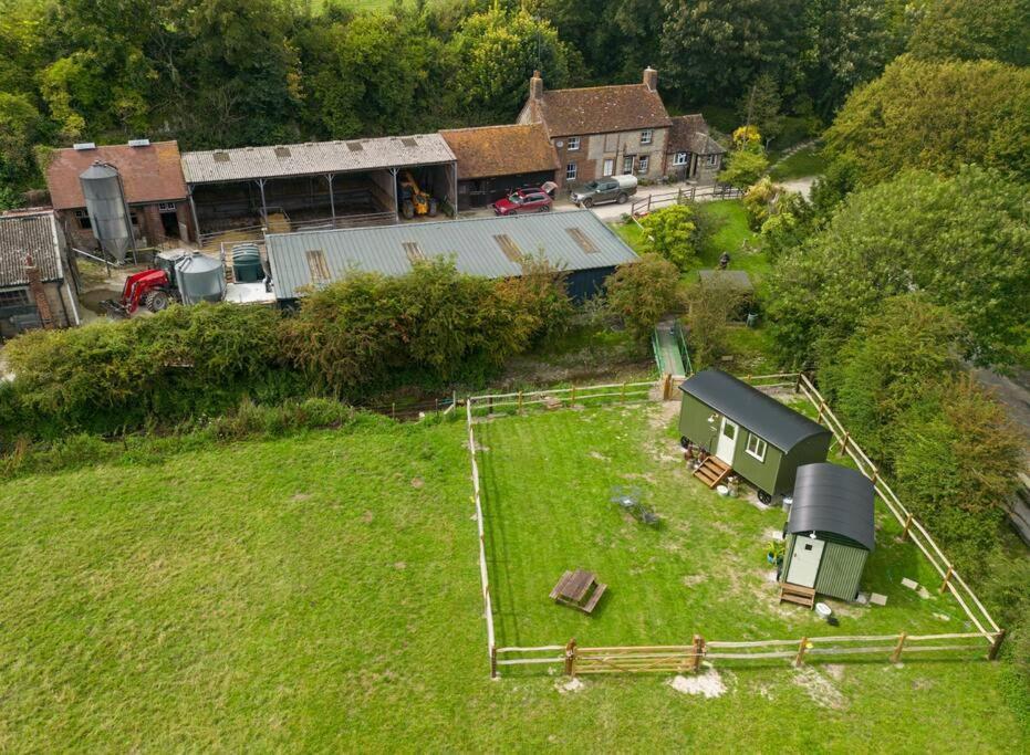 Shepherds Huts Tansy & Ethel In Rural Sussex Arundel Exterior foto