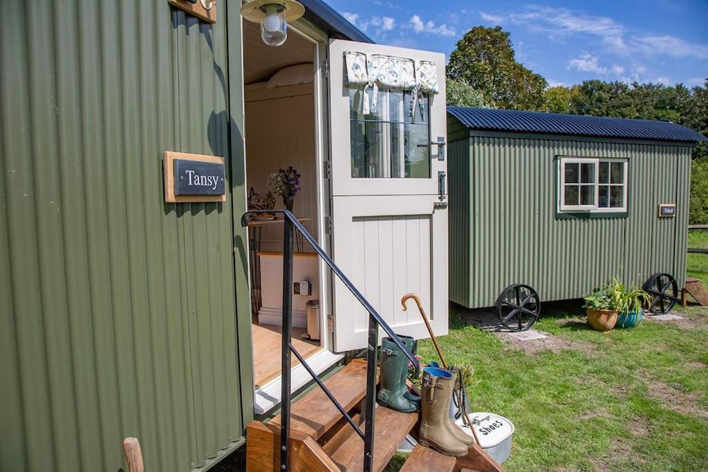Shepherds Huts Tansy & Ethel In Rural Sussex Arundel Exterior foto