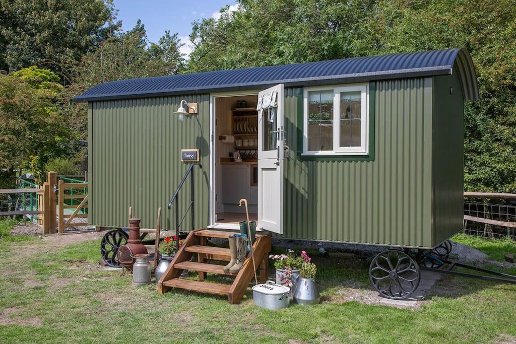 Shepherds Huts Tansy & Ethel In Rural Sussex Arundel Exterior foto